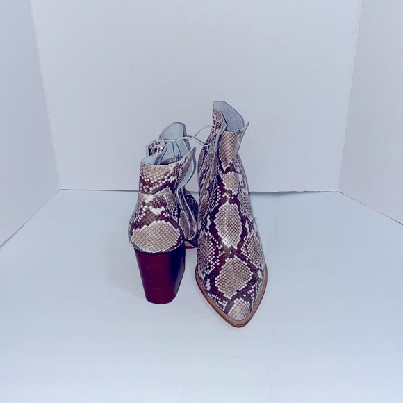 Kelsi Dagger Brooklyn Leather Animal Print Pointed Toe Booties Size 10 - Picture 3 of 5